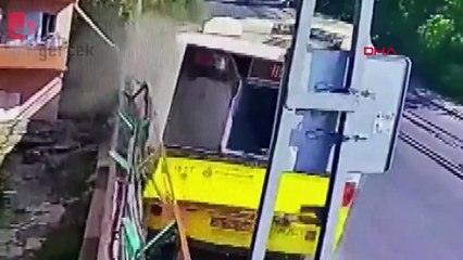 Başakşehir'de İETT otobüsü devrildi: Yaralılar var