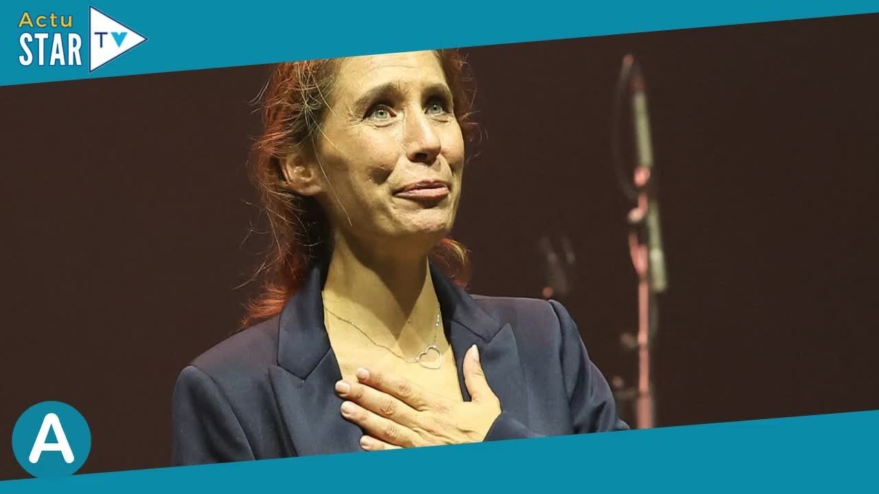 Gilbert Bécaud  Sa veuve Kitty et leur fille Emily unies face à l'émotion, soirée hommage à l'Olymp