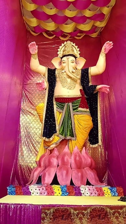शहर में 30 जगह हुई स्थापना मिट्टी की प्रतिमाओं...