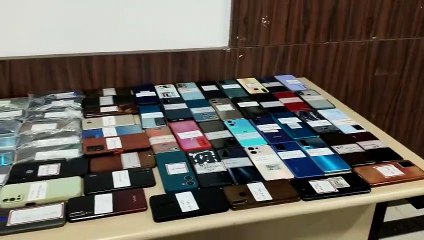 video story- मोबाइल पाकर लौटी खुशियां: 400 गुम हुए मोबाइलों को अलग-अलग राज्यों से किया बरामद