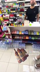 Turiste yüksek fiyattan sigara satan esnafa ceza