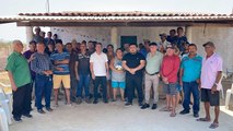 Moradores que lutam pela posse de terreno em Cajazeiras se emocionam em encontro com advogados