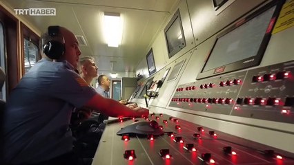 "TCG Batıray" denizaltısı havuza çekildi