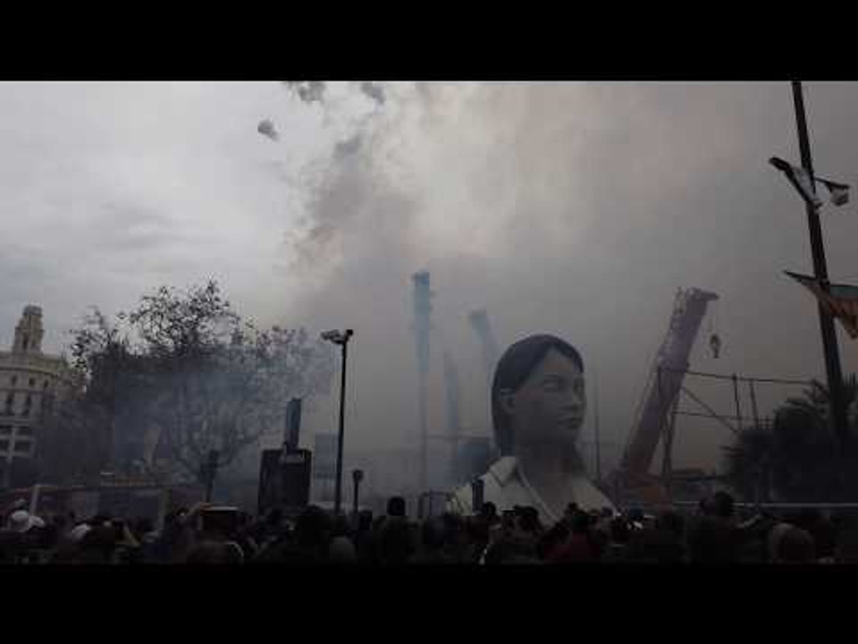 The Last Mascleta of Fallas 2020 Before The Covid-19 Lockdown - With Escif's Fallas Figure!