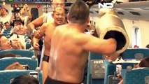 No Comment : au Japon, deux lutteurs s'affrontent dans un train à grande vitesse