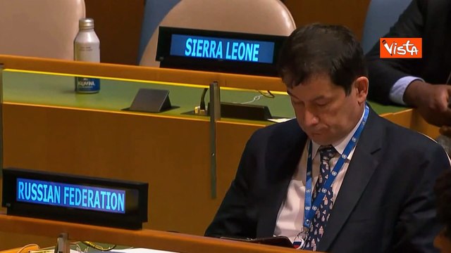 Zelensky: Russia non ha diritto ad avere armi nucleari