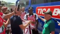 Joel Campbell se niega a firmar camiseta del Deportivo Saprissa