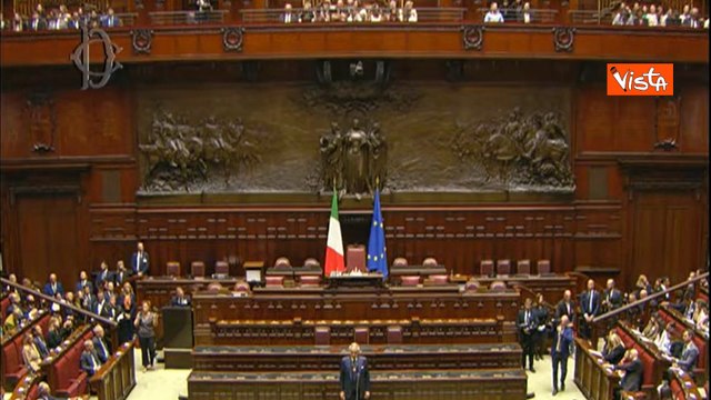 La standing ovation per Bocelli che canta Nessun dorma alla Camera