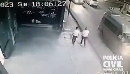 Motorista atropela ciclista em BH