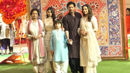 Ambanis' Ganesh Chaturthi 2023: Shah Rukh Khan arrives With Family at Antilia । FilmiBeat