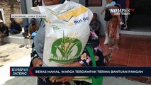 Beras Mahal, Warga Terdampak Terima Bantuan Pangan