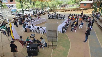 Colombia y disidentes de FARC iniciarán diálogos de paz y tregua en octubre