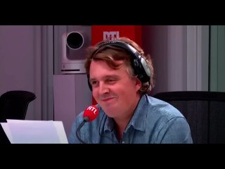 Alexis Vizorek (RTL) en couple : sa mystérieuse compagne plus âgée que lui ne vit pas à ses côtés !