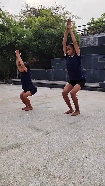 Yoga Cute sister