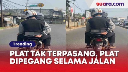 Plat Nomor Kendaraan Tak Dipasang, Melainkan Dipegang, Warganet: Emang Boleh Semanual Ini?