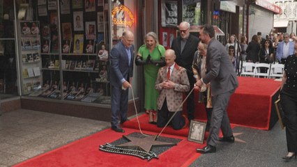 Le réalisateur John Waters obtient son étoile sur Hollywood Boulevard