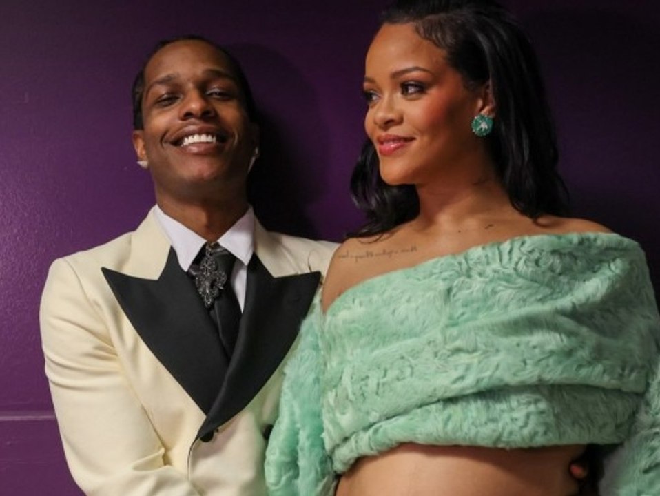 Rihanna und A$AP Rocky posieren erstmals mit ihren beiden Söhnen