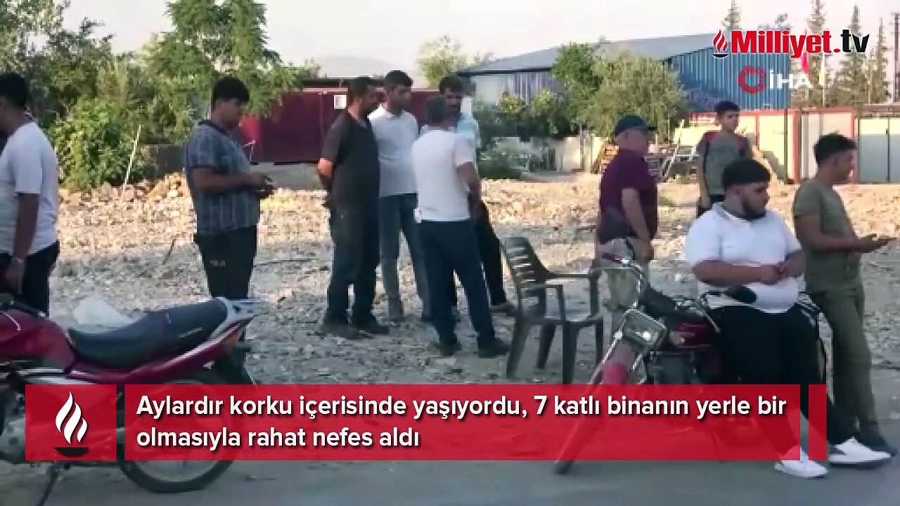 Korku içinde yaşıyorlardı, 7 katlı binanın yerle bir olmasıyla rahat nefes aldı