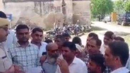 दूदू: चोरी की बढ़ती वारदात से सहमे ग्रामीण, आरोपियों की गिरफ्तारी की मांग को लेकर थाना घेरा