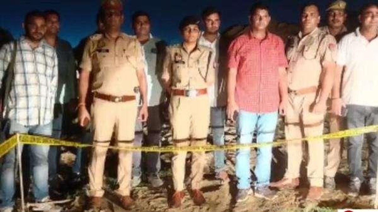 मथुरा: पुलिस और बदमाश के बीच मुठभेड़, शातिर के...