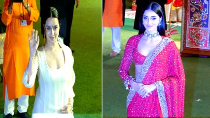 Ananya Pandey Red साड़ी तो Shraddha Kapoor White Suit पहने Ambani के घर गणेश उत्सव में पहुंचीं
