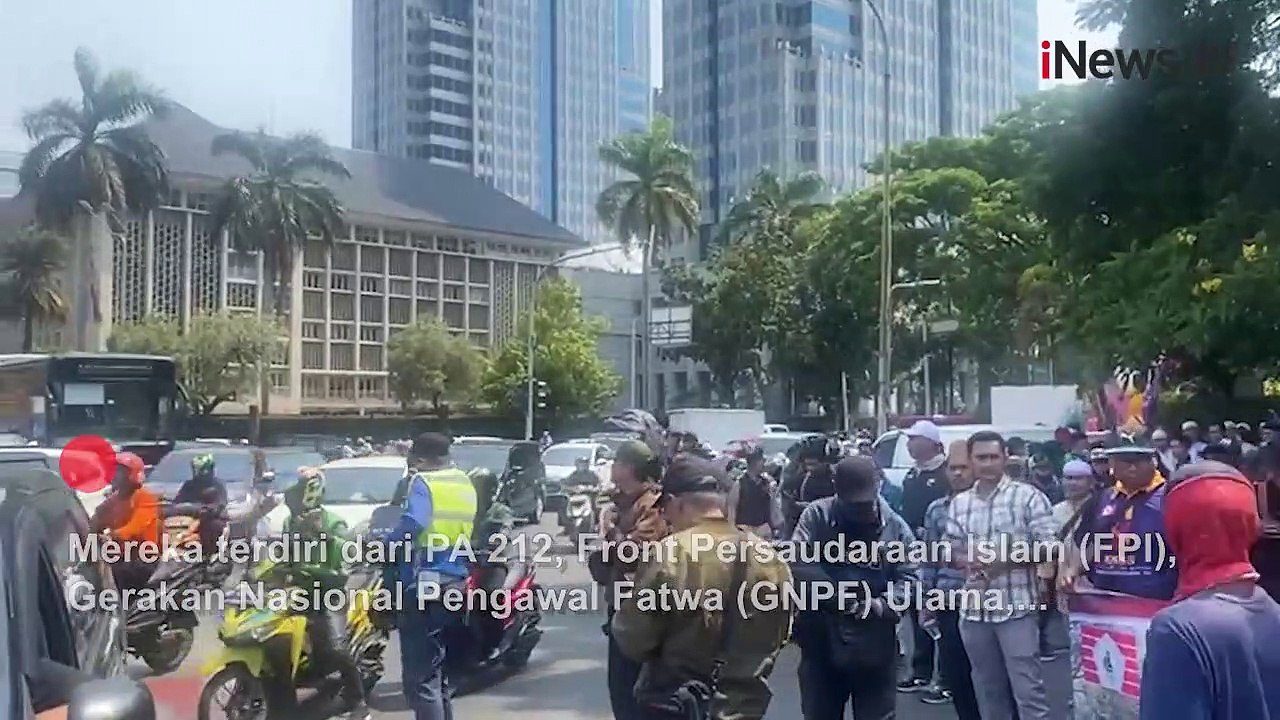 Aksi Demo di Patung Kuda, Jl Medan Merdeka Selatan Macet