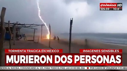 Tremendo video: rayo cayó sobre dos personas y las fulminó al instante