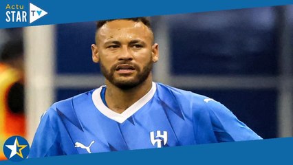 Neymar aperçu en boîte de nuit proche de deux femmes  sa compagne enceinte réagit
