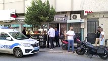 İzmir'de Kuyumcu Soygunu: Maskeli Şüpheli Yarım Kilo Altınla Kaçtı