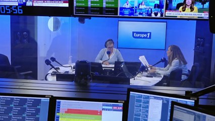 Visite de Charles III en France : à Paris, les curieux attendent le couple royal