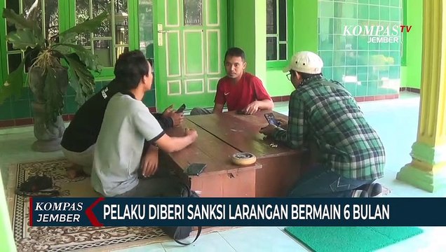 Pemain Futsal Tendang Pemain Lawan yang Sedang Sujud Rayakan Gol