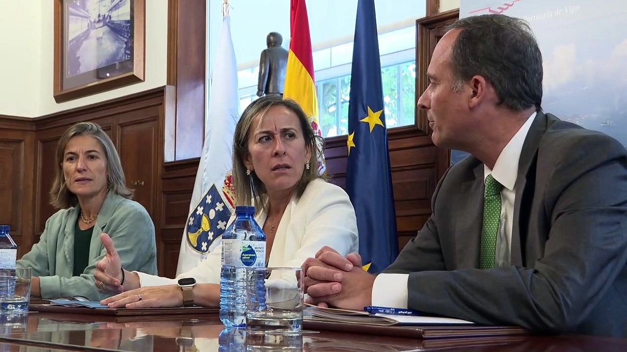 La Xunta se compromete a exigir que el plan director del Corredor Atlántico incluya el Puerto de Vigo y el impulso de la salida sur