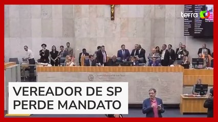 Câmara de SP cassa mandato do vereador Camilo Cristófaro por fala racista