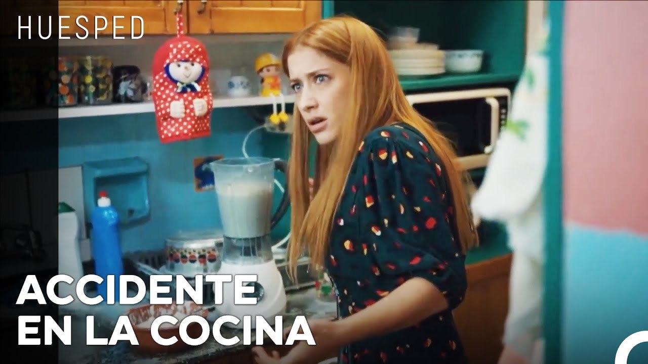 En La Cena Con La Familia De Erdem - Huésped Capítulo 2