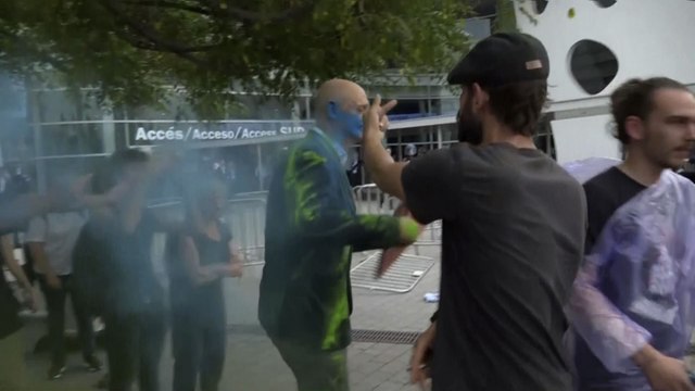 Pintura en polvo contra asistentes y un detenido en la manifestación contra The District en Barcelona
