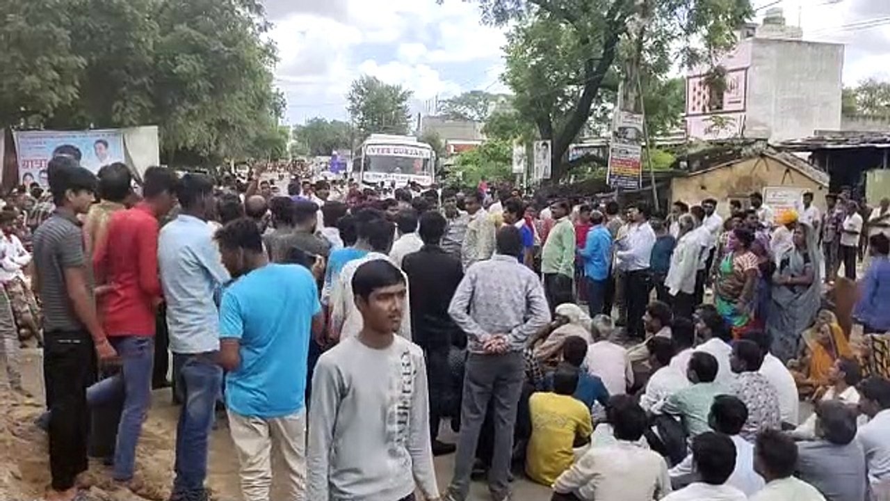 महिला के पेट में आवारा सांड के सींग मारने से मह...