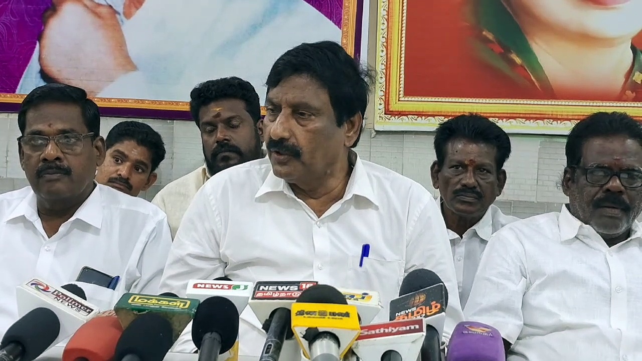 காவிரி விவகாரத்தில் தமிழக முதல்வர் டெல்லி செல்லாதது ஏன்? அதிமுக மாநிலச் செயலாளர் கேள்வி