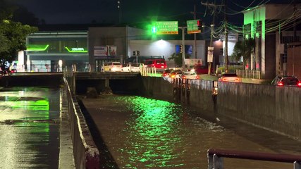 Fuerte tormenta y crecida de arroyos en Vallarta