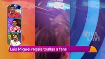 Luis Miguel regala toallas a sus fans