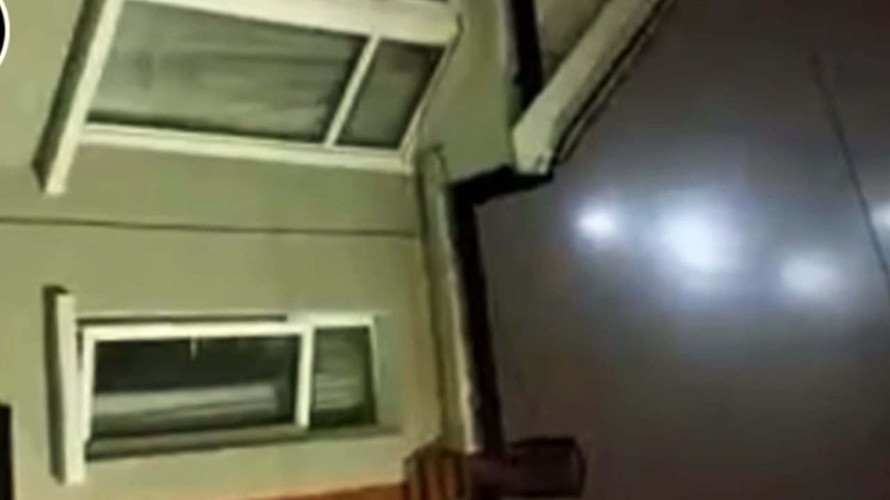 Unknown Lights over London Caught on Video