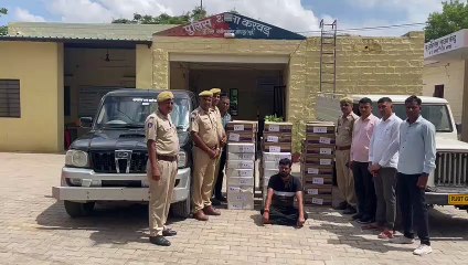 पिकअप से भारी मात्रा में अवैध शराब जब्त