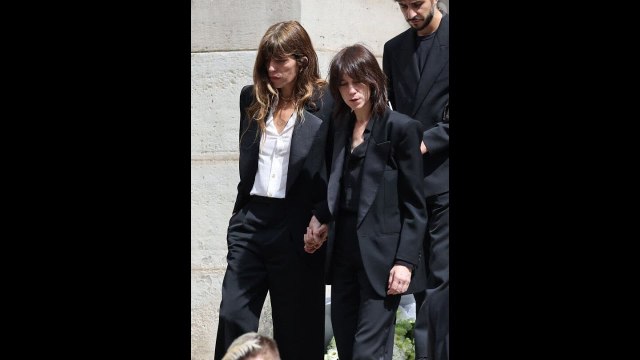 La joie dans le malheur... : Charlotte Gainsbourg et Lou Doillon, la mort de Jane Birkin a rappr