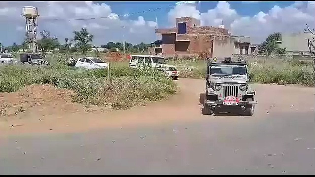 लापरवाही : मंत्री के काफिले में चल रही गाड़ी से...