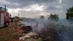 Corpo de Bombeiros combate incêndio em vegetação no bairro Interlagos