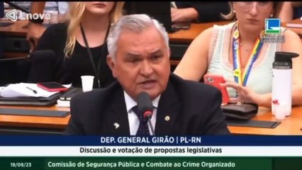 Flávio Dino é acusado de agredir deputado no aeroporto Santos Dumont