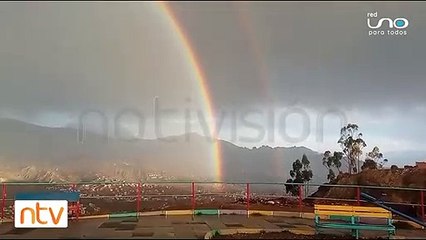Tras la caída de una refrescante lluvia en La Paz, un arcoíris iluminó la ciudad paceña