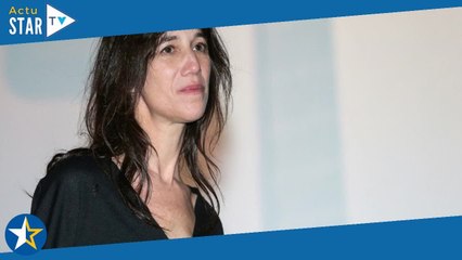 Charlotte Gainsbourg se confie sur sa relation avec Lou Doillon depuis la mort de leur mère, Jane Bi