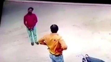 गाजियाबाद: दिनदहाड़े चुरा रहा था बाइक, मालिक ने टोका तो तान दी पिस्टल, और फिर