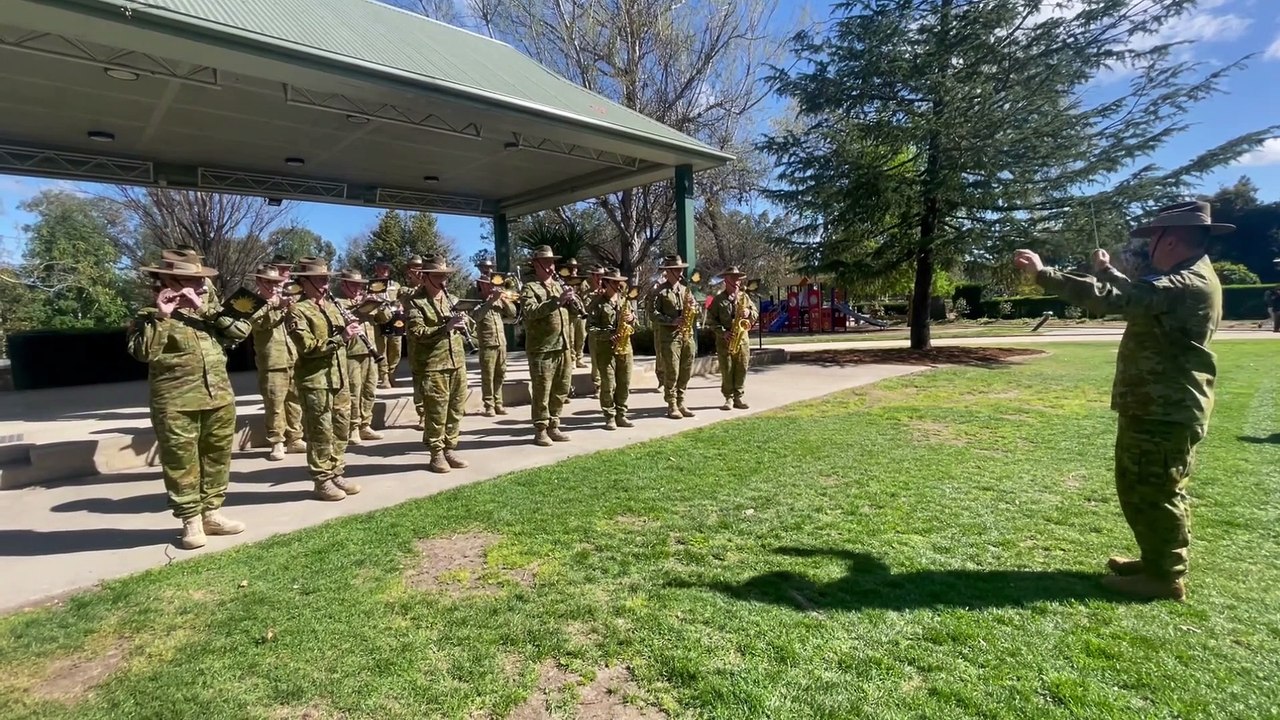 Army band taps into Freedom of the City for anniversary parade