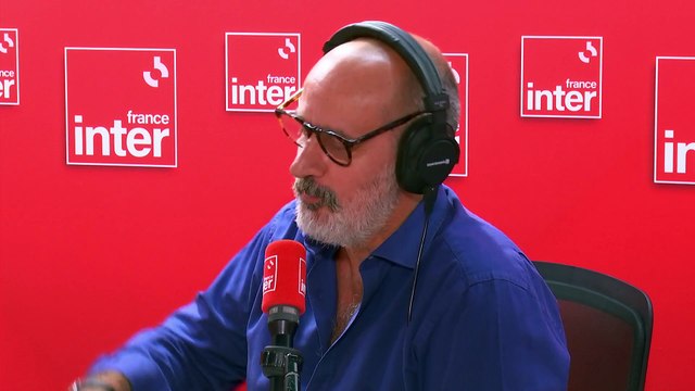 Un roi à Versailles et un pape au Vélodrome - Le billet de Daniel Morin